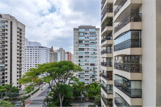 Imagem Imóvel com 3 Quartos à Venda,  em Moema - São Paulo