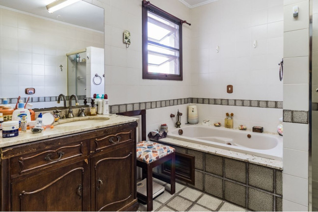 Imagem Casa com 3 Quartos à Venda, 235 m² em Guarujá - Porto Alegre Imagem Casa com 3 Quartos à Venda, 235 m² em Guarujá - Porto Alegre