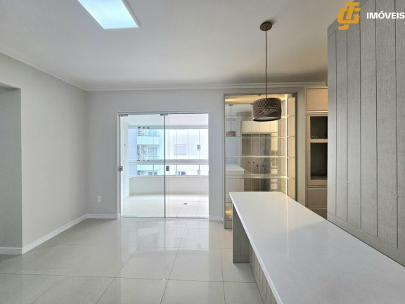 Imagem Apartamento com 2 Quartos à Venda, 102 m² em Centro - Balneário Camboriú Imagem Apartamento com 2 Quartos à Venda, 102 m² em Centro - Balneário Camboriú