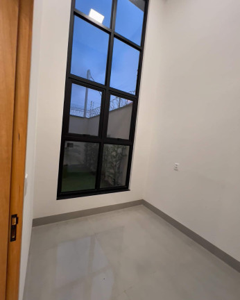 Imagem Casa com 4 Quartos à Venda, 196 m² em Moinho Dos Ventos - Goiania Imagem Casa com 4 Quartos à Venda, 196 m² em Moinho Dos Ventos - Goiania