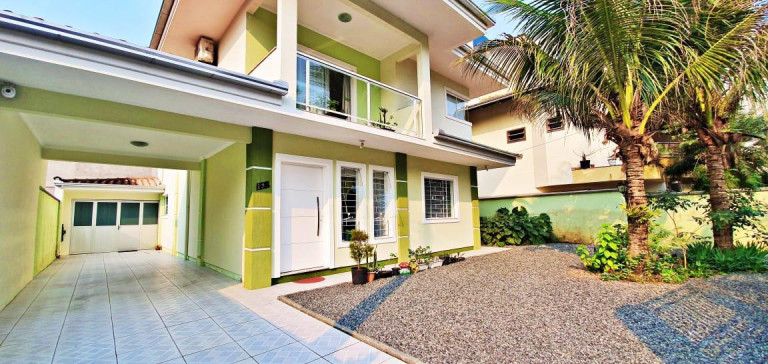 Imagem Casa com 3 Quartos à Venda, 250 m² em Anita Garibaldi - Joinville Imagem Casa com 3 Quartos à Venda, 250 m² em Anita Garibaldi - Joinville