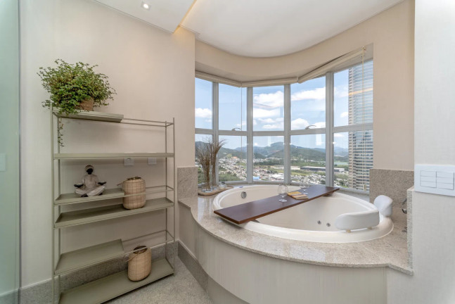 Imagem Apartamento com 4 Quartos à Venda, 233 m² em Centro - Balneário Camboriú