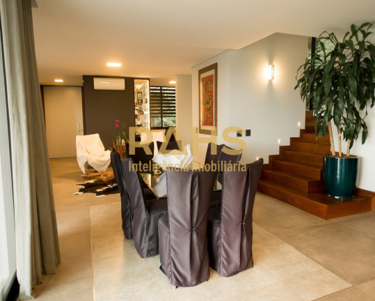 Imagem Casa com 4 Quartos à Venda, 671 m² em América - Joinville Imagem Casa com 4 Quartos à Venda, 671 m² em América - Joinville