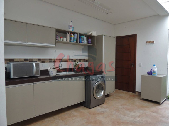 Imagem Sobrado com 3 Quartos à Venda, 350 m² em Poiares - Caraguatatuba