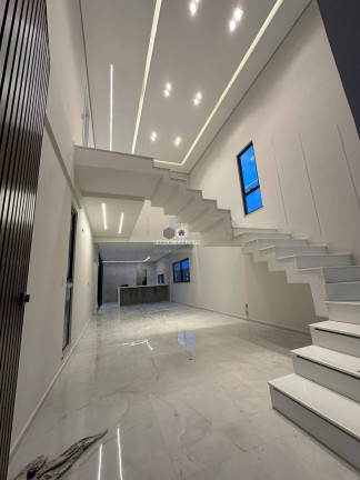 Imagem Casa à Venda, 273 m² Imagem Casa à Venda, 273 m²