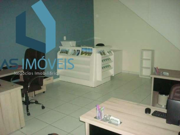 Sala Comercial à Venda, 100 m² em Centro - Cabo Frio
