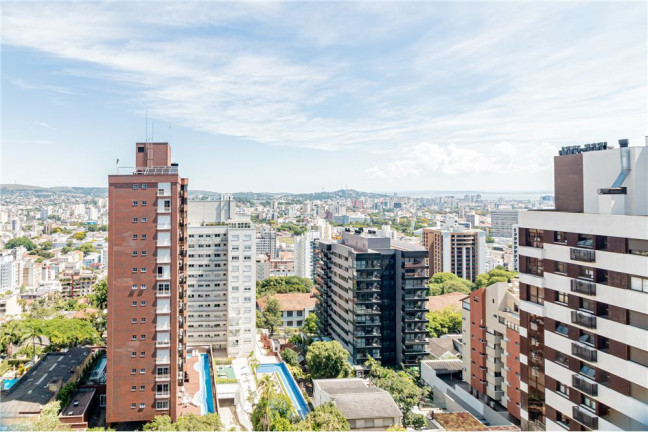 Imagem Imóvel com 3 Quartos à Venda, em Rio Branco - Porto Alegre Imagem Imóvel com 3 Quartos à Venda, em Rio Branco - Porto Alegre