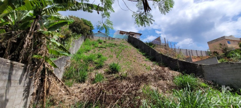 Terreno à Venda, 360 m² em Praia Da Baleia - Serra