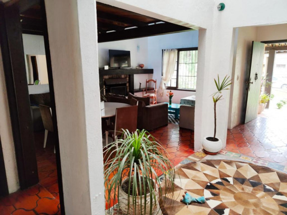 Imagem Casa com 3 Quartos à Venda, 320 m² em Vila Suzana - Canela Imagem Casa com 3 Quartos à Venda, 320 m² em Vila Suzana - Canela