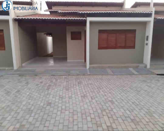 Imagem Casa com 2 Quartos para Alugar ou Temporada, 72 m² em Santa Tereza - Parnamirim