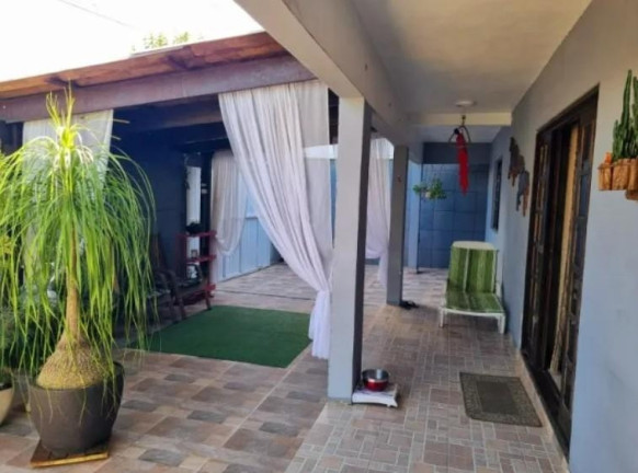 Imagem Casa com 4 Quartos à Venda, 150 m² em Novo Mundo - Curitiba Imagem Casa com 4 Quartos à Venda, 150 m² em Novo Mundo - Curitiba