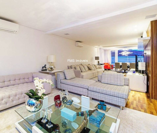Imagem Casa com 3 Quartos à Venda, 520 m² em Pacaembu - São Paulo
