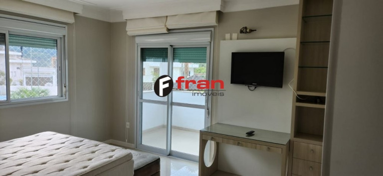 Imagem Casa com 4 Quartos à Venda, 400 m² em Córrego Grande - Florianópolis Imagem Casa com 4 Quartos à Venda, 400 m² em Córrego Grande - Florianópolis