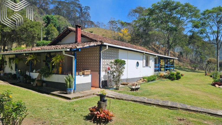 Imagem Imóvel com 8 Quartos à Venda, 2.500 m² em Amparo - Nova Friburgo Imagem Imóvel com 8 Quartos à Venda, 2.500 m² em Amparo - Nova Friburgo