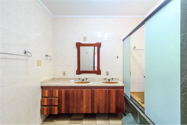 Imagem Sobrado com 4 Quartos à Venda, 392 m² em Jardim Cordeiro - São Paulo