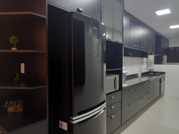 Imagem Imóvel com 3 Quartos à Venda, 126 m² em Maracanã - Praia Grande Imagem Imóvel com 3 Quartos à Venda, 126 m² em Maracanã - Praia Grande