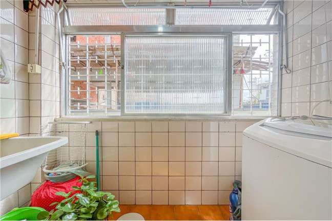 Imagem Apartamento com 2 Quartos à Venda, 60 m² em Vila Ipiranga - Porto Alegre