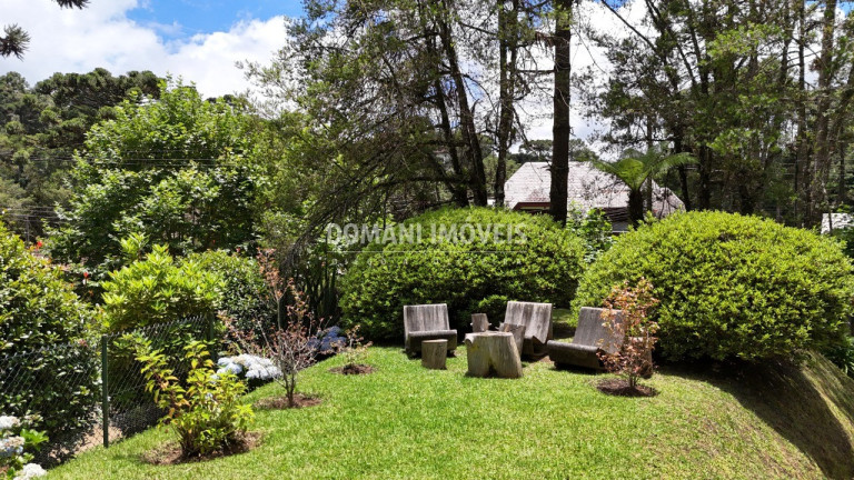 Imagem Casa com 4 Quartos à Venda, 190 m² em Região Do Jardim Do Embaixador - Campos Do Jordão