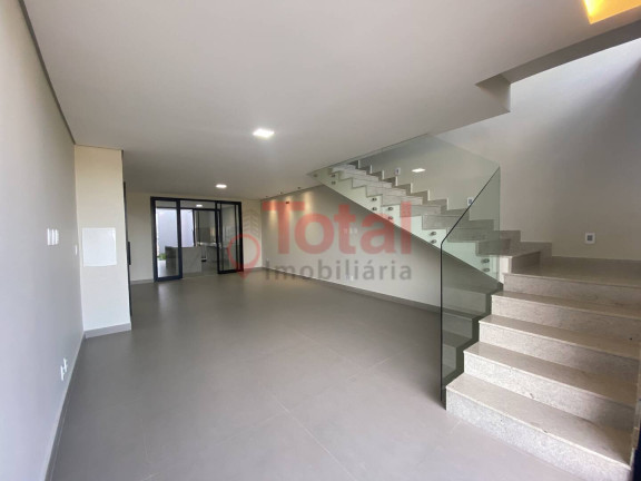 Casa com 3 Quartos para Alugar,  em Belvedere - Coronel Fabriciano