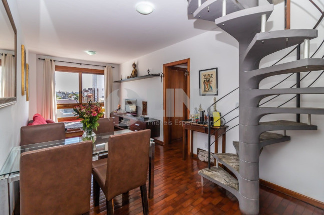 Imagem Imóvel com 2 Quartos à Venda, 146 m² em Santana - Porto Alegre