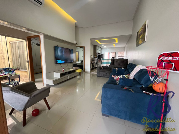 Casa com 3 Quartos à Venda, 136 m² em Parque Das Flores - Goiânia