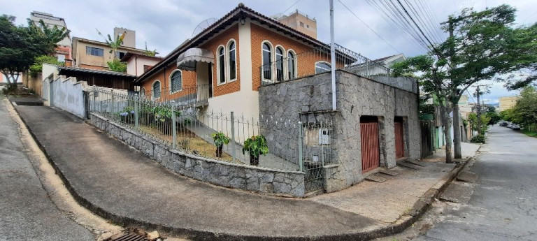 Imagem Casa com 5 Quartos à Venda, 342 m² em Santa Angela - Poços De Caldas Imagem Casa com 5 Quartos à Venda, 342 m² em Santa Angela - Poços De Caldas