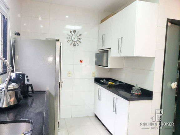 Imagem Casa com 4 Quartos à Venda, 225 m² em Quebra Frascos - Teresópolis