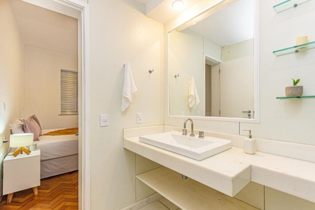 Imagem Imóvel com 3 Quartos à Venda, 91 m² em Copacabana - Rio De Janeiro Imagem Imóvel com 3 Quartos à Venda, 91 m² em Copacabana - Rio De Janeiro