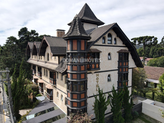 Imagem Imóvel com 24 Quartos à Venda, 1.741 m² em Região De Capivari - Campos Do Jordão