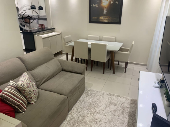 Casa com 2 Quartos à Venda, 70 m²