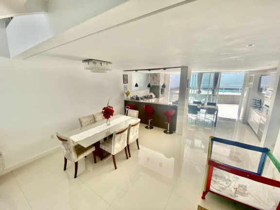 Imagem Casa com 3 Quartos à Venda, 341 m² em Pedra Branca - Palhoça Imagem Casa com 3 Quartos à Venda, 341 m² em Pedra Branca - Palhoça