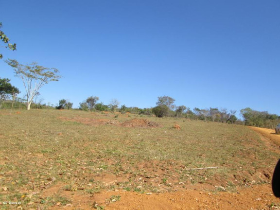 Terreno à Venda, 2.000 m² em Pompeu - Pompéu
