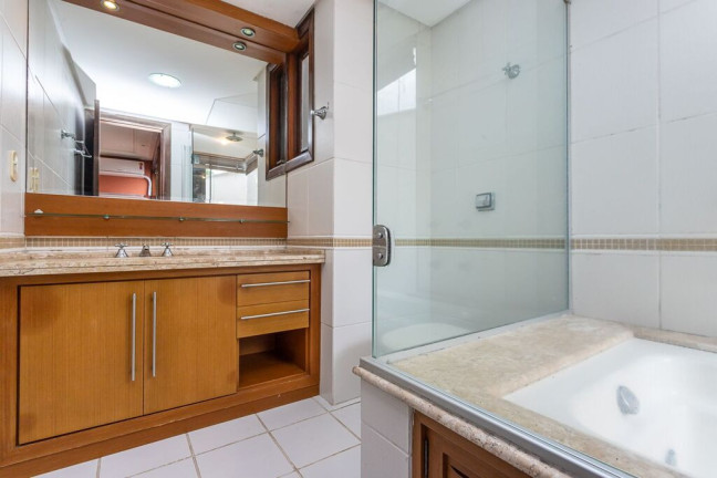 Imagem Casa de Condomínio com 3 Quartos à Venda, 200 m² em Vila Assunção - Porto Alegre