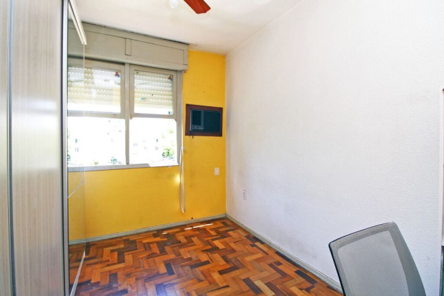 Imagem Apartamento com 4 Quartos à Venda, 77 m² em Passo Da Areia - Porto Alegre
