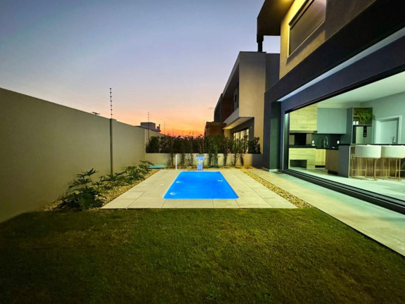 Imagem Casa com 5 Quartos à Venda, 200 m² em -- - Capao Da Canoa Imagem Casa com 5 Quartos à Venda, 200 m² em -- - Capao Da Canoa