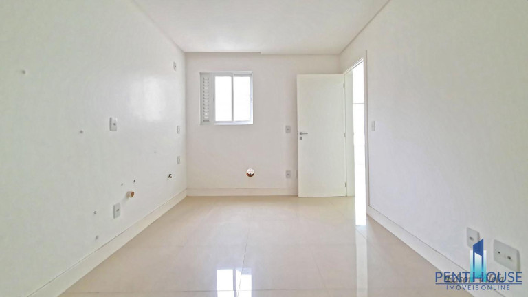 Imagem Apartamento com 3 Quartos à Venda, 130 m² em Centro - Balneário Camboriú Imagem Apartamento com 3 Quartos à Venda, 130 m² em Centro - Balneário Camboriú