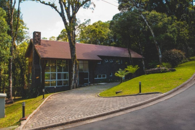 Casa de Condomínio com 4 Quartos à Venda, 385 m² em Centro - Gramado