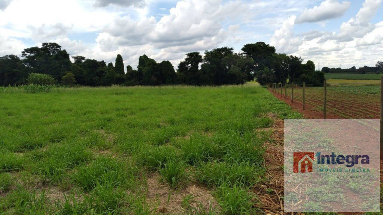 Imagem Chácara com 2 Quartos à Venda, 120 m² em Jardim Nova Limeira - Limeira Imagem Chácara com 2 Quartos à Venda, 120 m² em Jardim Nova Limeira - Limeira