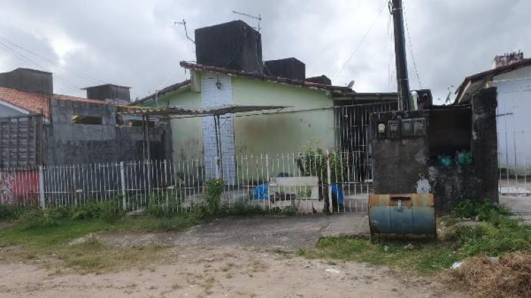 Casa com 2 Quartos à Venda, 360 m² em Pau Amarelo - Paulista