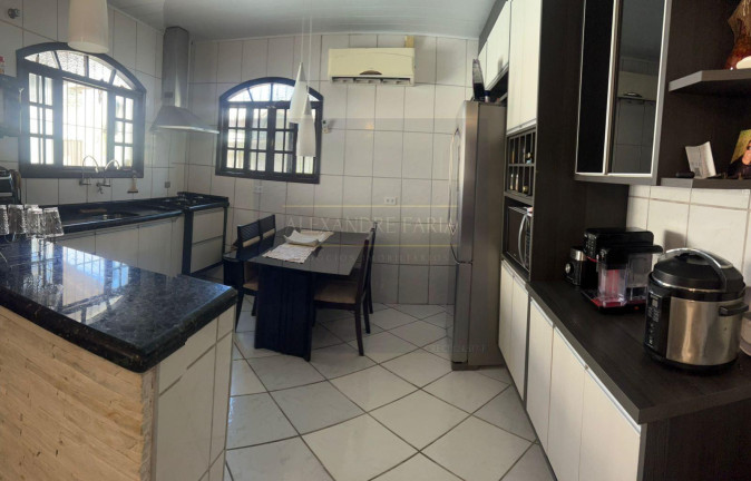 Imagem Casa com 3 Quartos à Venda, 100 m² em Balneário Dos Golfinhos - Caraguatatuba
