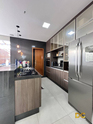 Imagem Casa com 3 Quartos à Venda, 202 m² em Cristo Rei - Várzea Grande