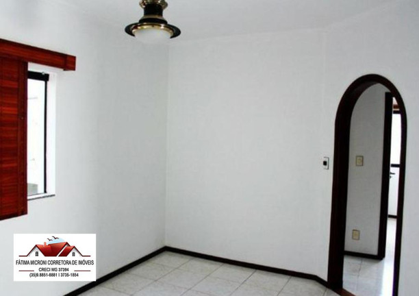 Imagem Casa com 3 Quartos à Venda, 250 m² em Centro - Caldas Imagem Casa com 3 Quartos à Venda, 250 m² em Centro - Caldas