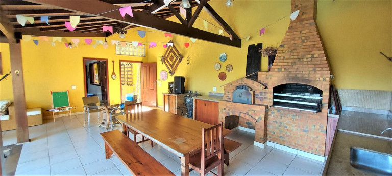 Imagem Casa com 5 Quartos à Venda ou Locação, 580 m² em Camboinhas - Niterói Imagem Casa com 5 Quartos à Venda ou Locação, 580 m² em Camboinhas - Niterói