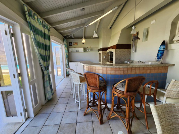 Imagem Sobrado com 4 Quartos à Venda,  em Tramandai - Tramandai