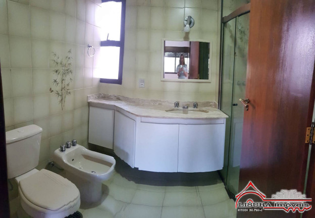 Imagem Apartamento com 3 Quartos para Alugar, 178 m² em Centro - Jacareí