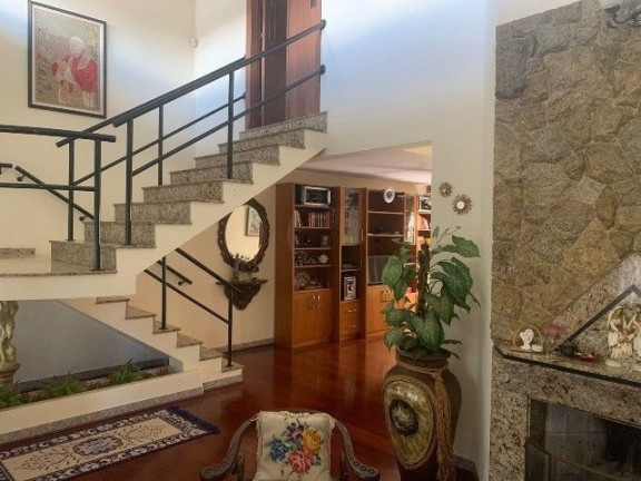 Casa com 4 Quartos à Venda, 366 m² em Guaíra - Curitiba