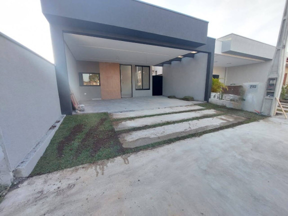 Casa com 3 Quartos à Venda,  em Jacareí