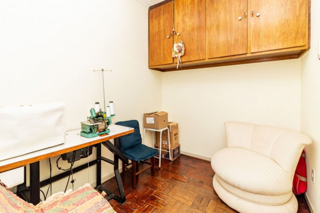 Imagem Imóvel com 3 Quartos à Venda, 100 m² em Menino Deus - Porto Alegre Imagem Imóvel com 3 Quartos à Venda, 100 m² em Menino Deus - Porto Alegre