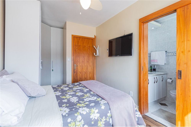 Imagem Imóvel com 3 Quartos à Venda, em Menino Deus - Porto Alegre Imagem Imóvel com 3 Quartos à Venda, em Menino Deus - Porto Alegre