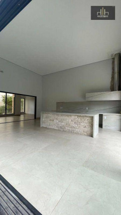 Imagem Casa com 4 Quartos à Venda, 309 m² em Jardim Itália - Cuiabá Imagem Casa com 4 Quartos à Venda, 309 m² em Jardim Itália - Cuiabá